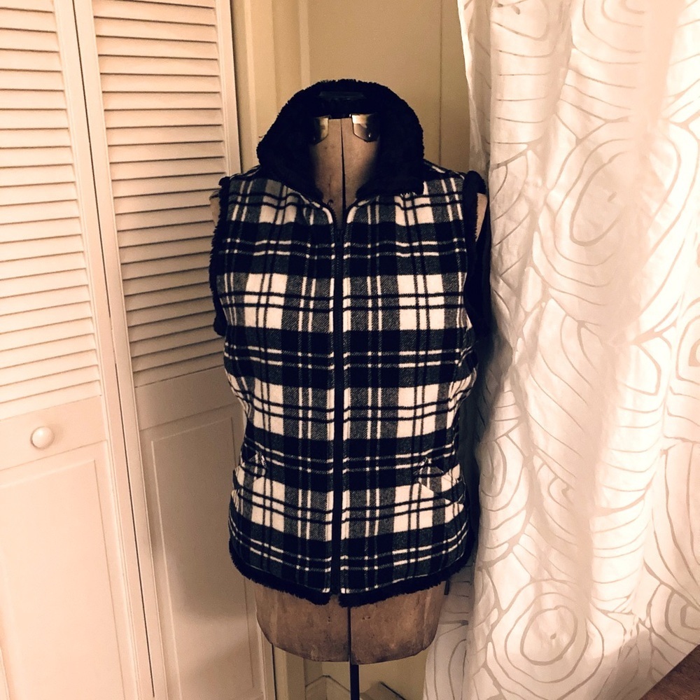 Woolrich Vintage Wool Vest with Faux Fur Lining - Black & Cream Buffalo …